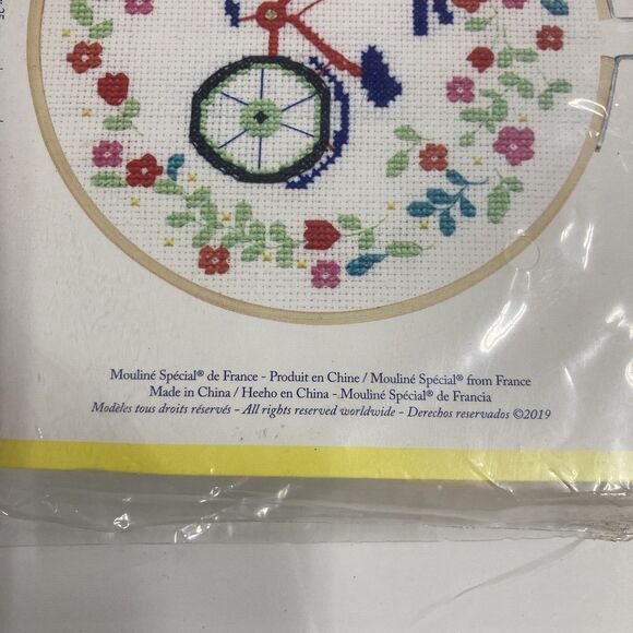 DMC Stitch Kit 6" Diameter Bicycle Counted Cross-Stitch Kit Crafts Whimsical - Picture 5 of 8